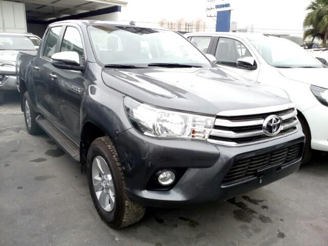 LOTE 027 - Toyota Hilux 2.7 SRV 2017