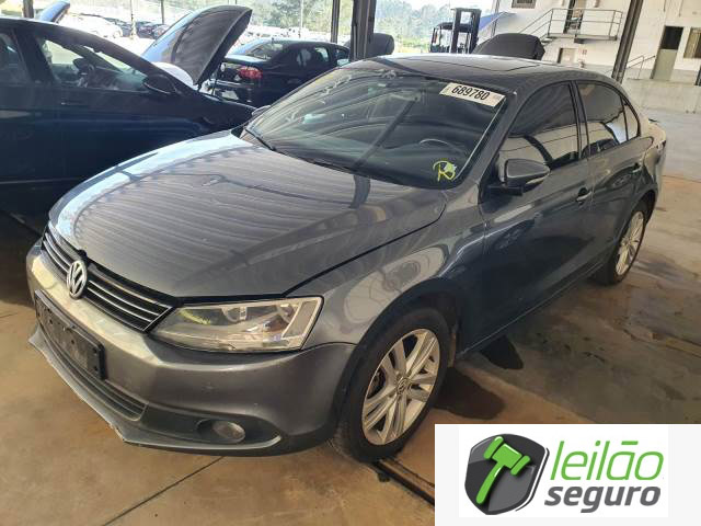 LOTE 012 VOLKSWAGEN/JETTA HIGHLINE 2.0 16V TSI TURBO 2016