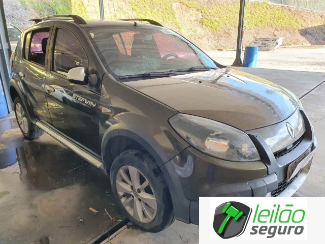 LOTE 028  RENAULT/SANDERO STEPWAY 1.6 16V HI-FLEX 2013